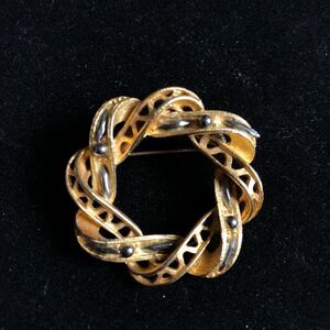 Wreath Brooch Roma Gold Tone & Gunmetal Beads 1 1/2" Retro Vintage Classic